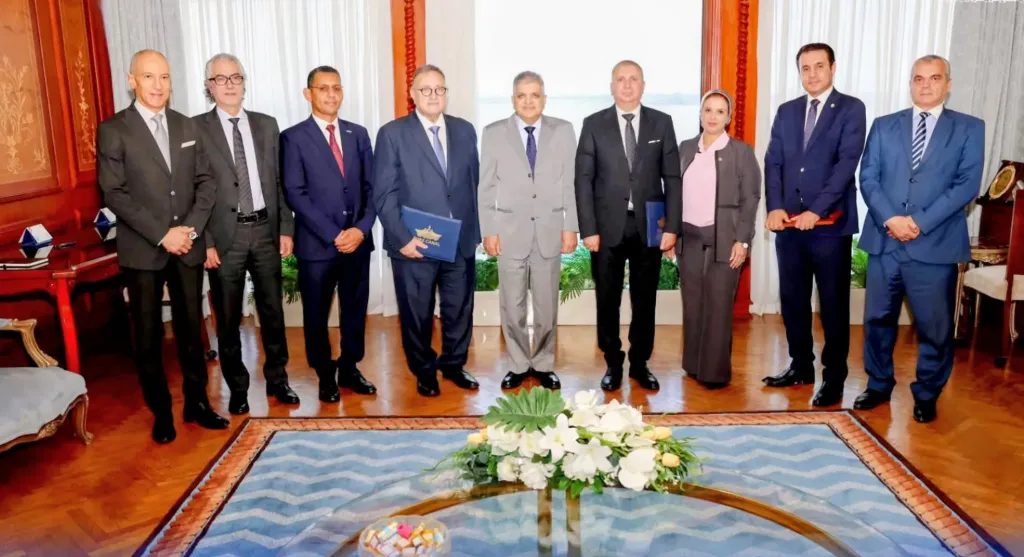 بروتوكول تعاون بين قناة السويس والبنك العقاري .. للتمويل بمشروعات شركة القناة للتطوير والإستثمار العقاري