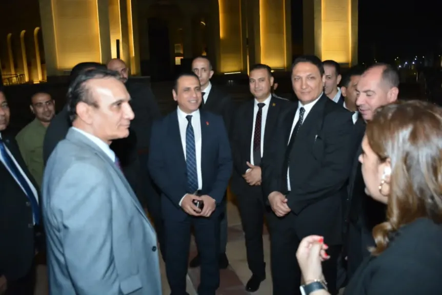وفد أمانة العمال المركزية بحزب مستقبل وطن يؤدي واجب العزاء في وفاة والدة النائب محمد سعفان