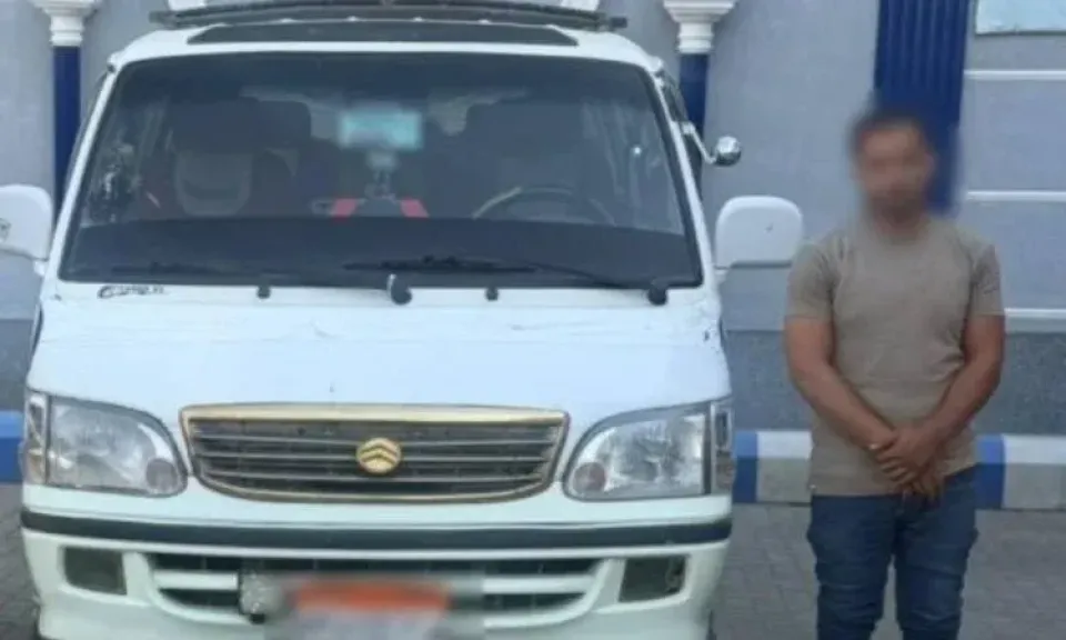 الداخلية تكشف ملابسات حادث ميكروباص ودراجة نارية في سوهاج وضبط السائق