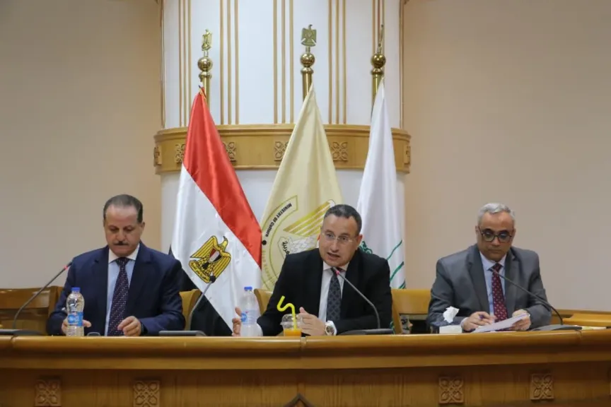وزير التعليم العالي القائم بأعمال وزير الثقافة يرأس الاجتماع الثاني للجنة العليا لمعرض القاهرة الدولي للكتاب