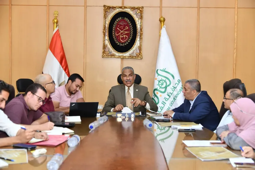 سكرتير عام المحافظة يعقد اجتماعاً تنسيقياً لمراجعة أعمال تنفيذ كوبري دمو أعلى مسار القطار السريع