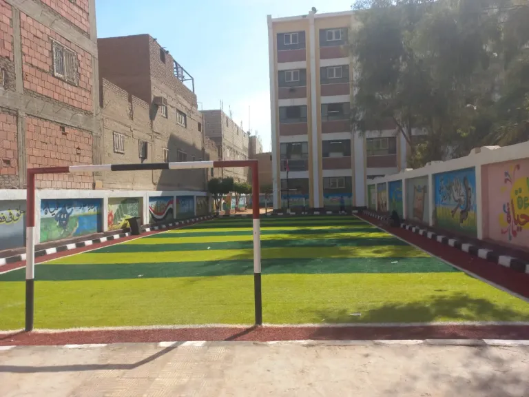 بتكلفة نصف مليون جنيه.. «حماة الوطن» يطور ملعب مدرسة «أبو بكر الصديق» بالمنيا