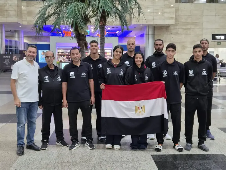وزير الشباب والرياضة يهنئ منتخب التجديف لحصده 8 ميداليات في البطولة الأفريقية بتونس