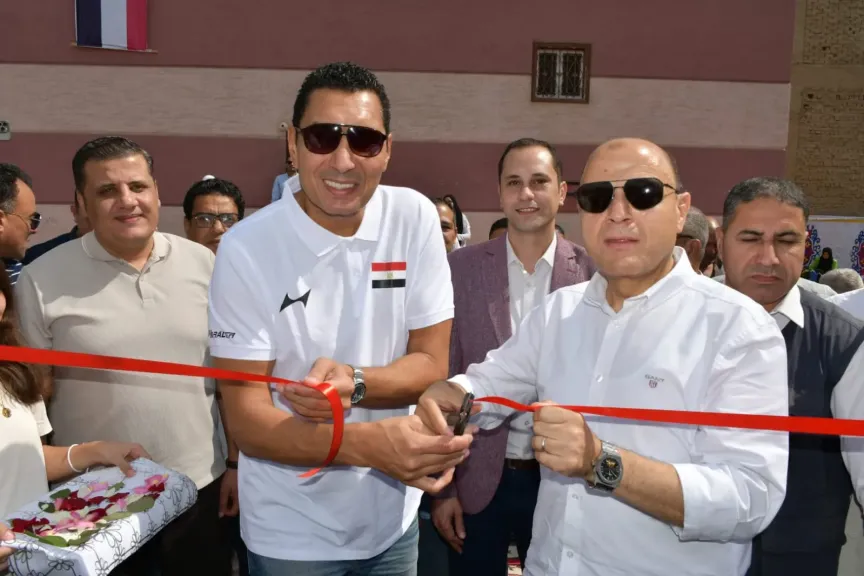 وزير الشباب والرياضة ومحافظ الغربية يفتتحان ملعبًا سباعيًا بمركز شباب البطل محمد سيد سامي بسبرباي