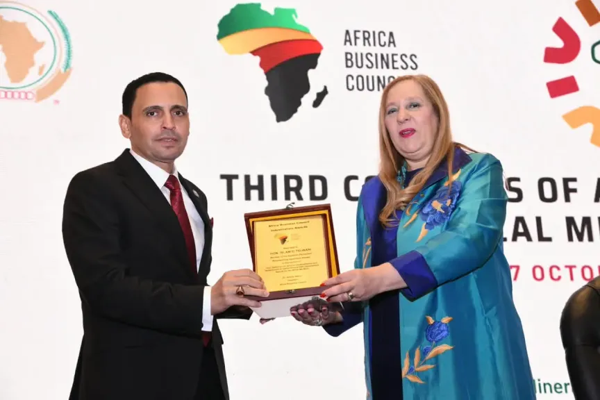خلال تكريمه بمؤتمر تنميه الموارد المعدنية بإفريقيا .. النائب إسلام التلواني: دعم المرأة الإفريقية استثمار حقيقي في مستقبل القارة