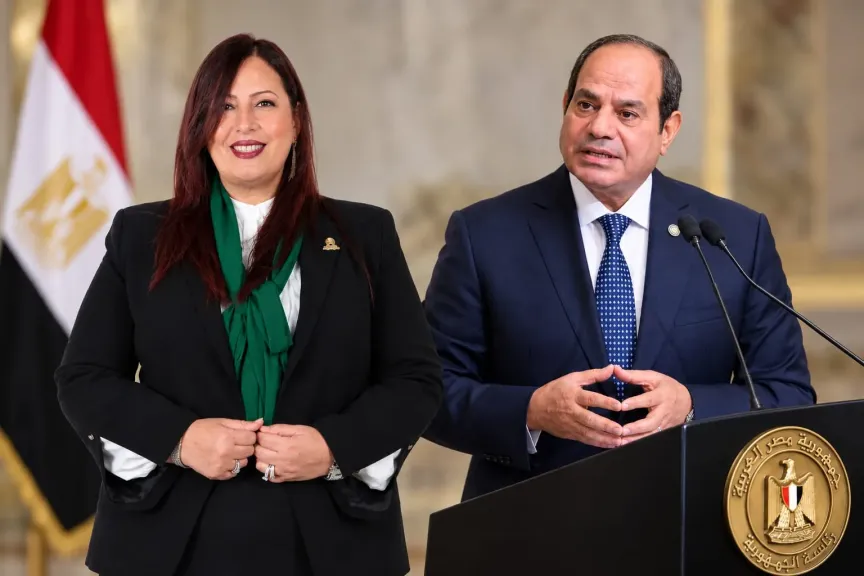 النائبة إليزابيث شاكر، عضو مجلس النواب