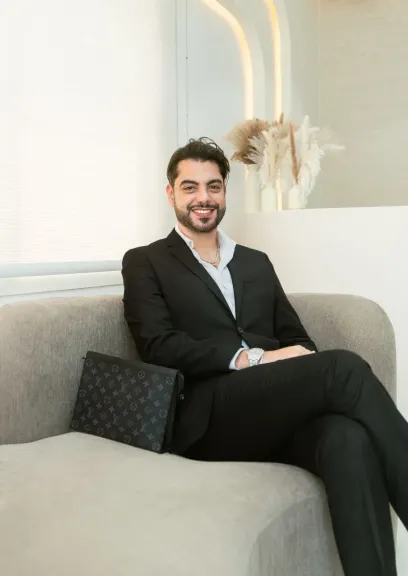 مهما بتعملي مش بيتحسن.. أخصائي يكشف أسرار علاج الشعر وطرق تقنية فعالة
