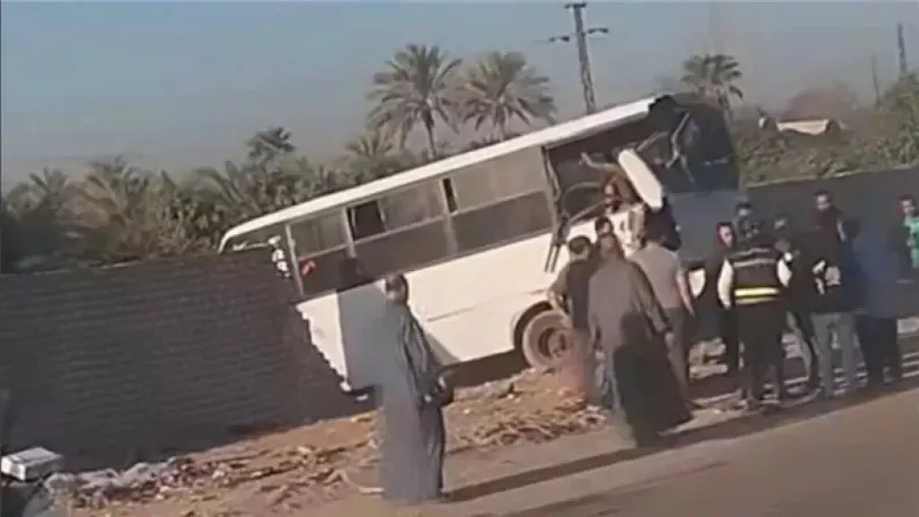نزيف على الاسفلت.. إصابة 9 أشخاص في حادث تصادم أتوبيسين بطريق بلبيس