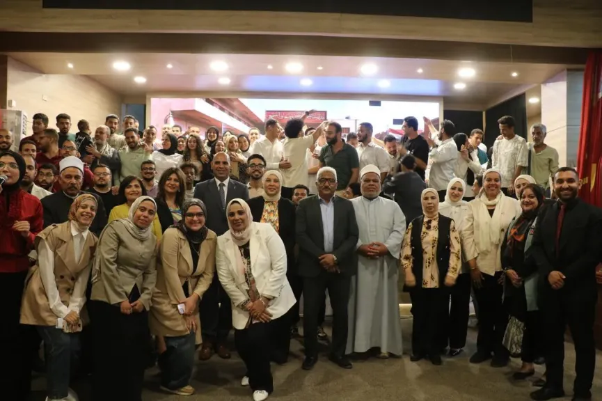 ضد العنف.. ذوو الاحتياجات الخاصة يبهرون الجمهور على مسرح الشباب بسوهاج