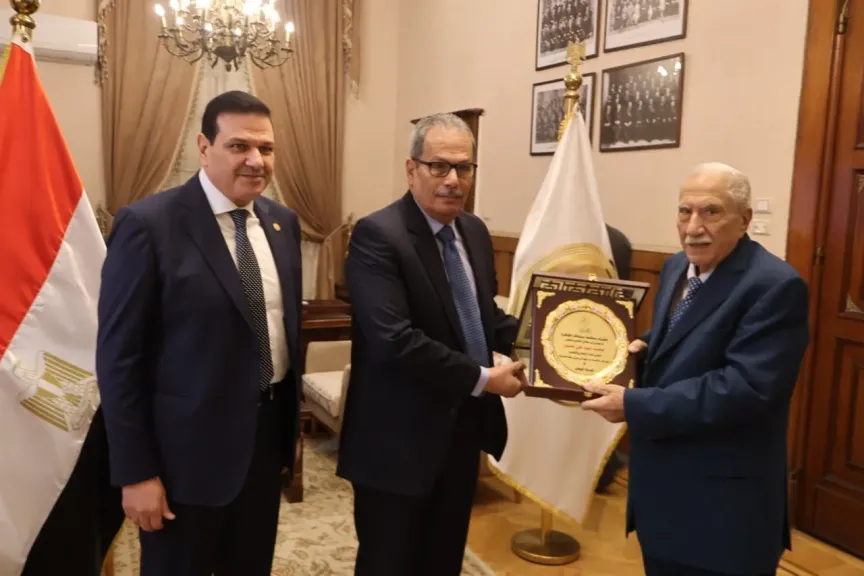 رئيس محكمة استئناف القاهرة يكرّم القامات القضائية ويخلّد ذكرى الراحلين