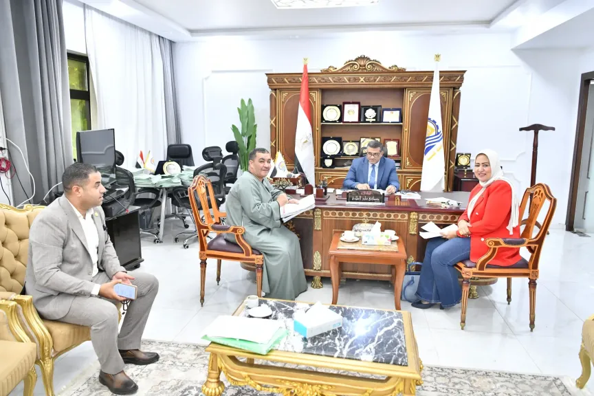 محافظ قنا يلتقي بأعضاء مجلسي النواب والشيوخ لتعزيز التعاون بين الأجهزة التنفيذية والتشريعية