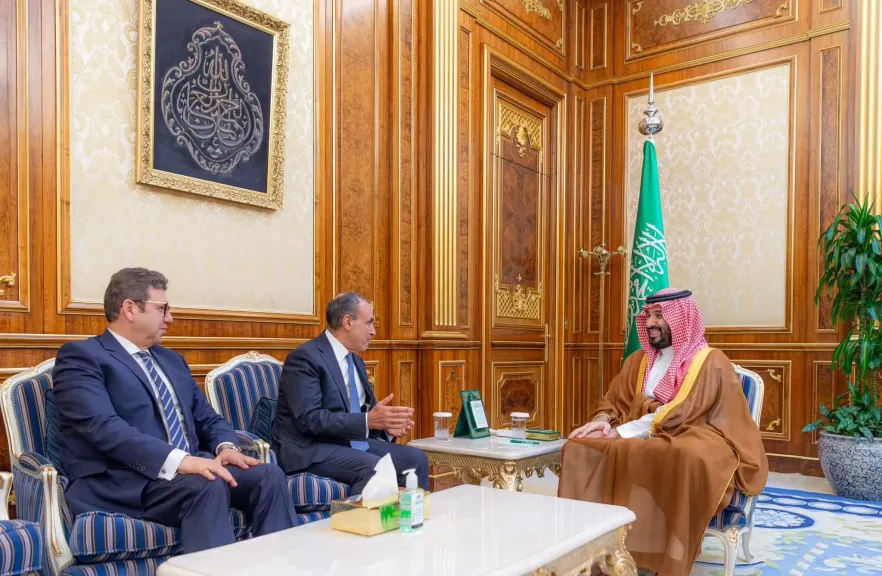 وزير الخارجية ورئيس جهاز المخابرات العامة يسلمان رسالة خطية من الرئيس إلى خادم الحرمين الشريفين