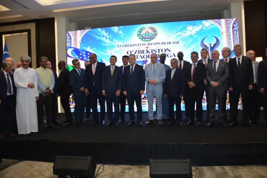 نيابة عن رئيس مجلس الوزراء.. وزير التعليم العالي والبحث العلمي والقائم بعمل وزير الثقافة يشهد احتفال سفارة أوزبكستان بالقاهرة بالعيد الوطني والذكرى الـ35 للاستقلال