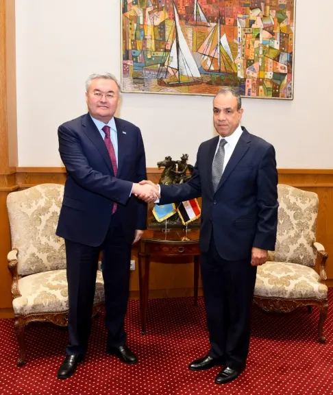 وزير الخارجية يستقبل نظيره الكازاخي في أول زيارة ثنائية له منذ توليه منصبه.. ويعقدان مشاورات موسعة لدفع الشراكة السياسية والاقتصادية بين البلدين