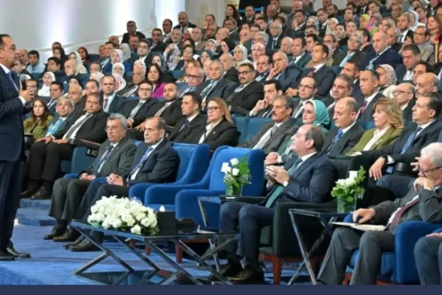 رئيس الوزراء يكشف 3 سيناريوهات لمواجهة ارتفاع النفط إلى 110 دولارات وخطة لرفع الطاقة المتجددة