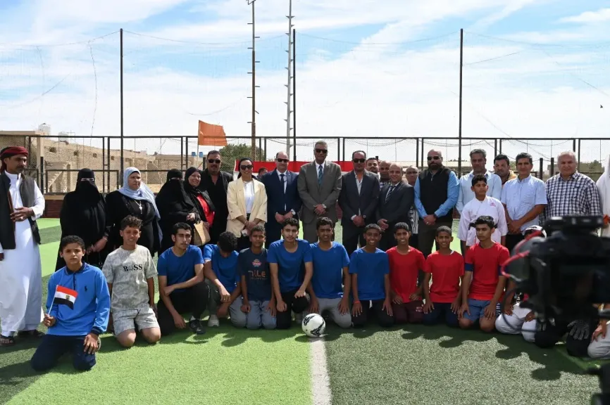 محافظ جنوب سيناء يفتتح مركز شباب أبوصويرة وملعب النجيل الصناعي بأبورديس