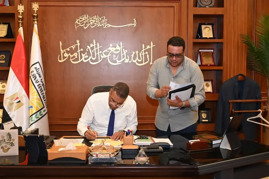 محافظ جنوب سيناء يعتمد قرارات تخصيص أراضٍ سكنية لمجموعة من المواطنين واضعي اليد بمدينة طابا