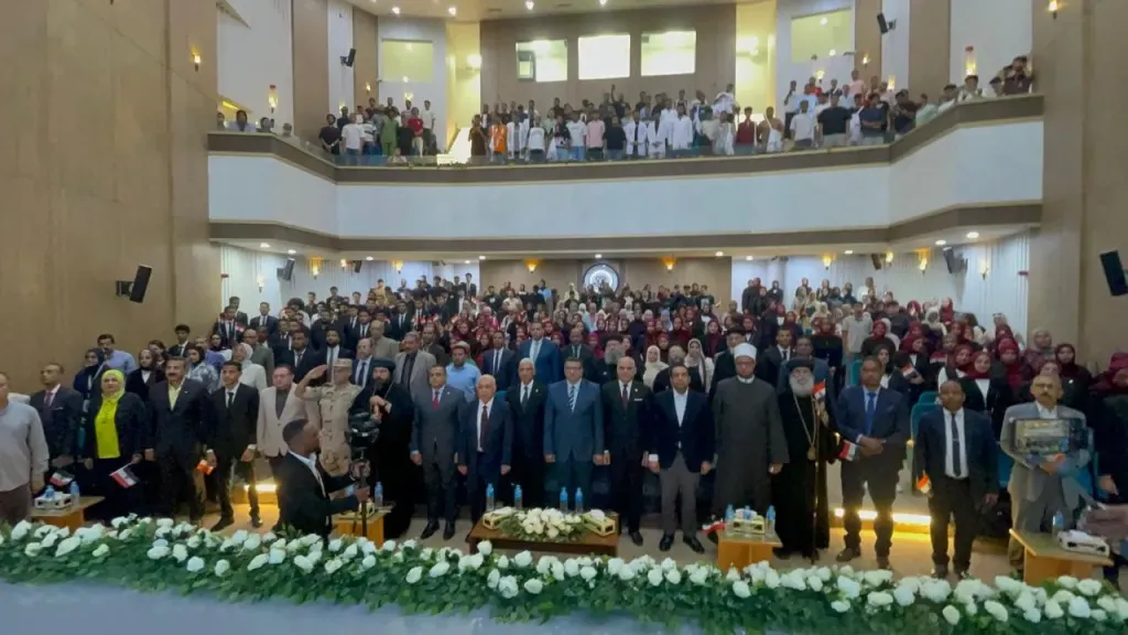 محافظ قنا يشهد فاعليات الندوة التثقيفية ”نصر أكتوبر إرادة صنعت المستحيل” بجامعة قنا الأهلية ‏