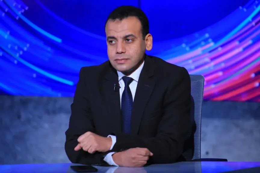 الدكتور كريم العمدة، أستاذ الاقتصاد الدولي