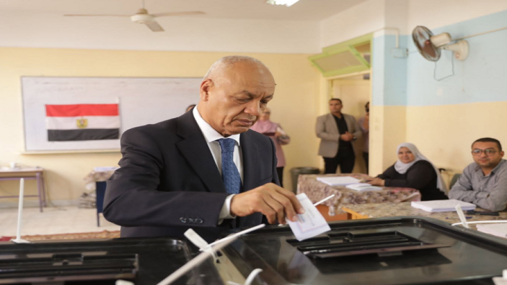 الممولين من الخارج.. مصطفى بكري: الرئيس السيسي عنده مشروع ومصر محتاجاه|فيديو