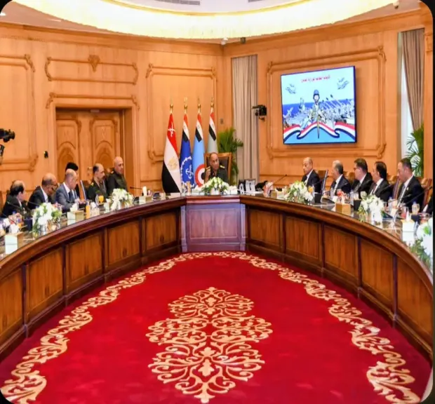 وزير الدفاع والإنتاج الحربي يستقبل وفداً من أعضاء لجنة الدفاع والأمن القومي بمجلس النواب