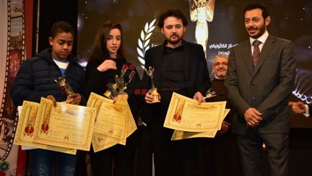 حورية فرغلي والفيشاوي يحصدان جائزة الأفضل من المركز الكاثوليكي (صور)