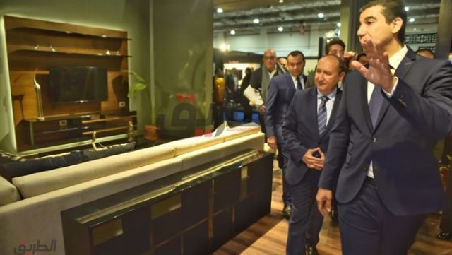 وزير التجارة يفتتح الدورة الـ 16 لمعرض «فيرنكس أند ذا هوم» للأثاث (صور)