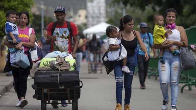واشنطن: تدفق اللاجئين من فنزويلا مستمر بلا هوادة