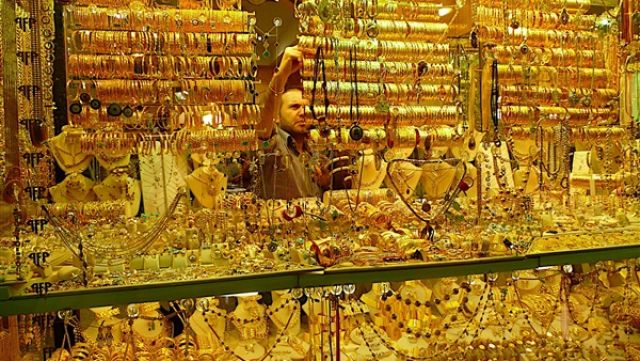 استقرار اسعار الذهب بسوق الصاغة وعيار 21 يسجل 643 للجرام
