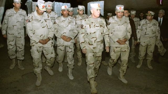 الفريق محمد فريد يتفقد عناصر القوات المسلحة والشرطة بشمال سيناء (صور)