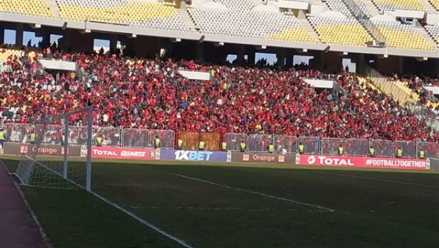 جماهير الأهلي تحتشد في ملعب برج العرب (صور)