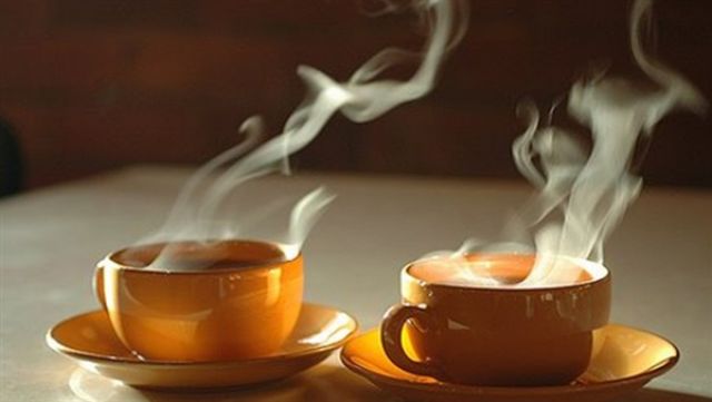 احذر الشاي الساخن يهدد حياتك بالسرطان