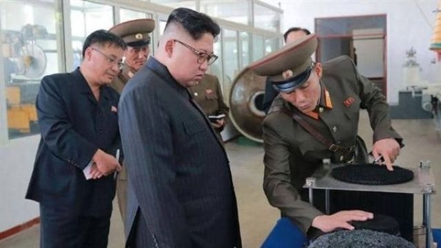 رئيس كوريا الشمالية يُعاقب مصوره الفوتوغرافي لهذا السبب