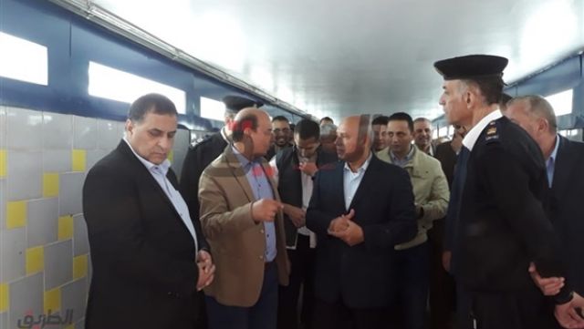 وزير النقل يتفقد محطة مصر وورش صيانة الجرارات.. (صور)