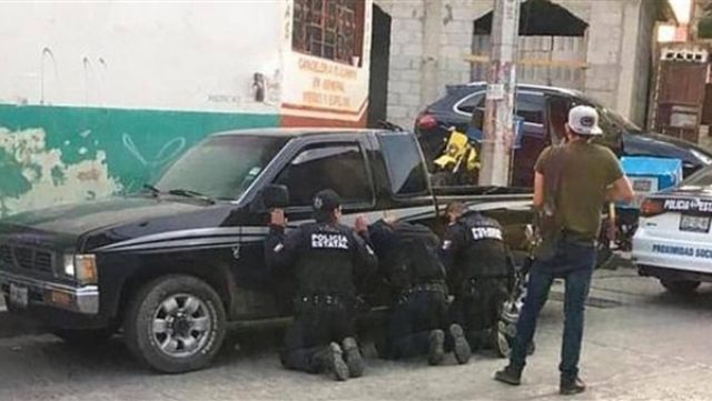 الافراج عن 11 شرطيا خطفهم مسلحون وسط المكسيك