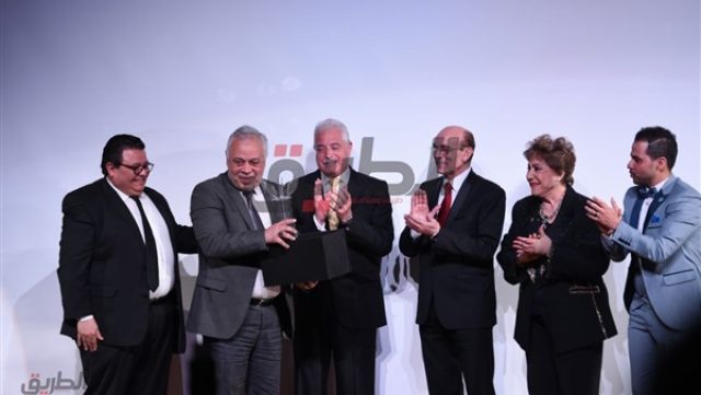 تكريم مصطفى شعبان في افتتاح شرم الشيخ الدولي للمسرح الشبابي (صور)