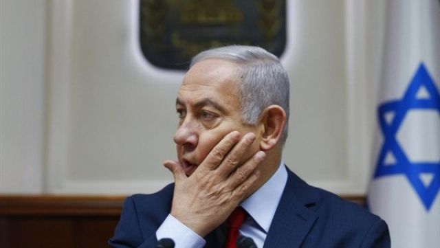 امرأة تعتدي على رئيس الوزراء الإسرائيلي خلال جولة بتل أبيب.. (فيديو)
