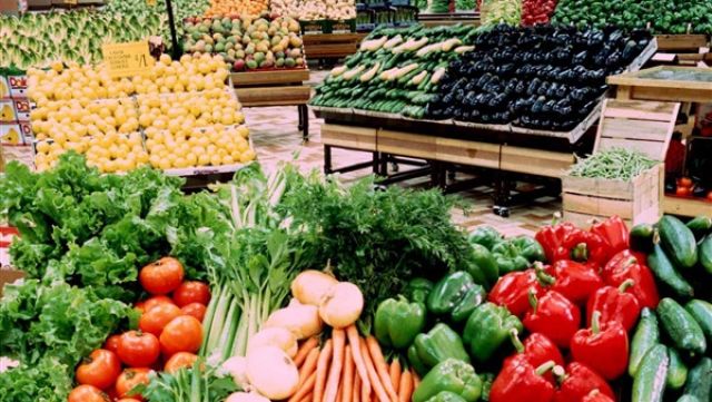 ننشر قائمة أسعار الخضروات والفاكهة اليوم الجمعة