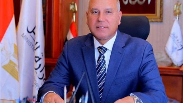وزير النقل يتابع أعمال إنشاء وتنفيذ 3 محاور على النيل بأسوان وقنا