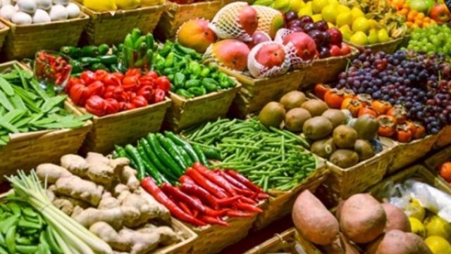 أسعار الخضروات والفاكهة في تعاملات اليوم