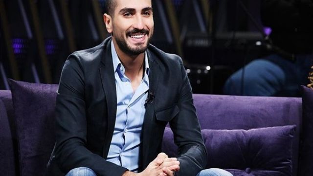 محمد الشرنوبي يخطب المنتجة سارة الطباخ (فيديو)