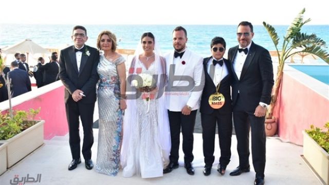 أمير كرارة وأكرم حسني مع ماجد المصري في الاحتفال بزفاف نجله (صور)