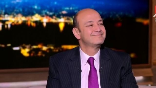 عمرو أديب يُعلق على واقعة الاعتداء على مصري في رومانيا