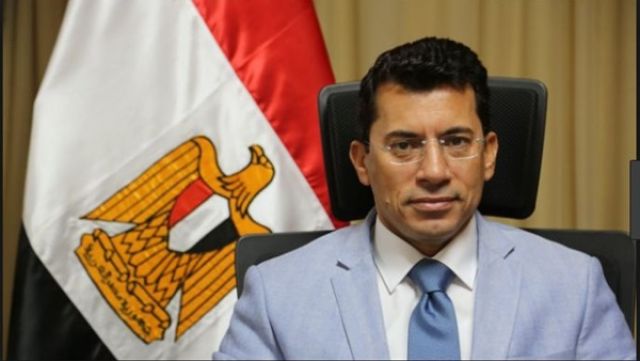 وزير الرياضة يكرم اللجنة المنظمة لأمم افريقيا