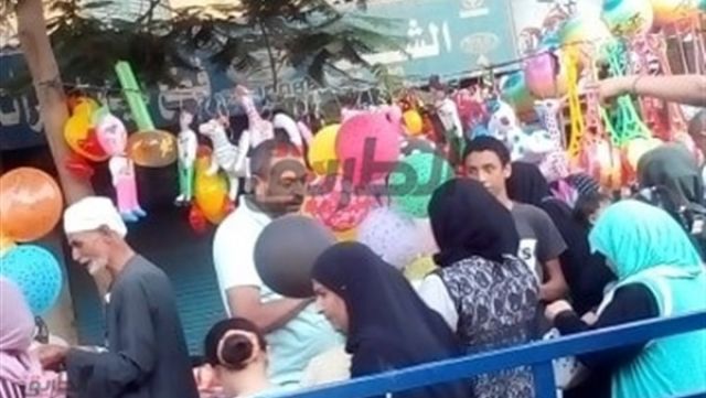 ساحات صلاة العيد في حلوان تتحول لفرح شعبي.. (صور)