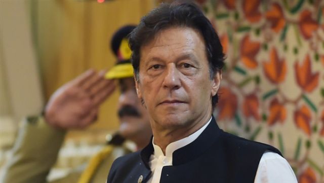 رئيس وزراء باكستان يحذر: مسلمو كشمير في خطر