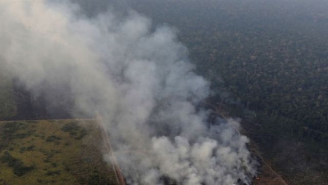 البرازيل توافق على مساعدة دولية في مواجهة حرائق الأمازون