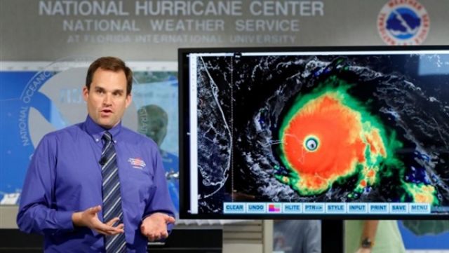 الإعلام الأمريكي: إعصار «دوريان» تحول إلى حالة خطيرة
