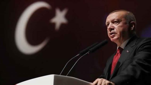 أحمد موسى يُهاجم أردوغان: «يبتز أوروبا لاستضافة اللاجئين»