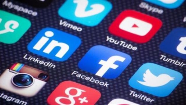 فيديو| خبير معلوماتي يكشف خطورة مواقع التواصل الاجتماعي
